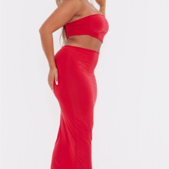 Pretty Little Thing Midaxi Dress - Picture 2 of 7